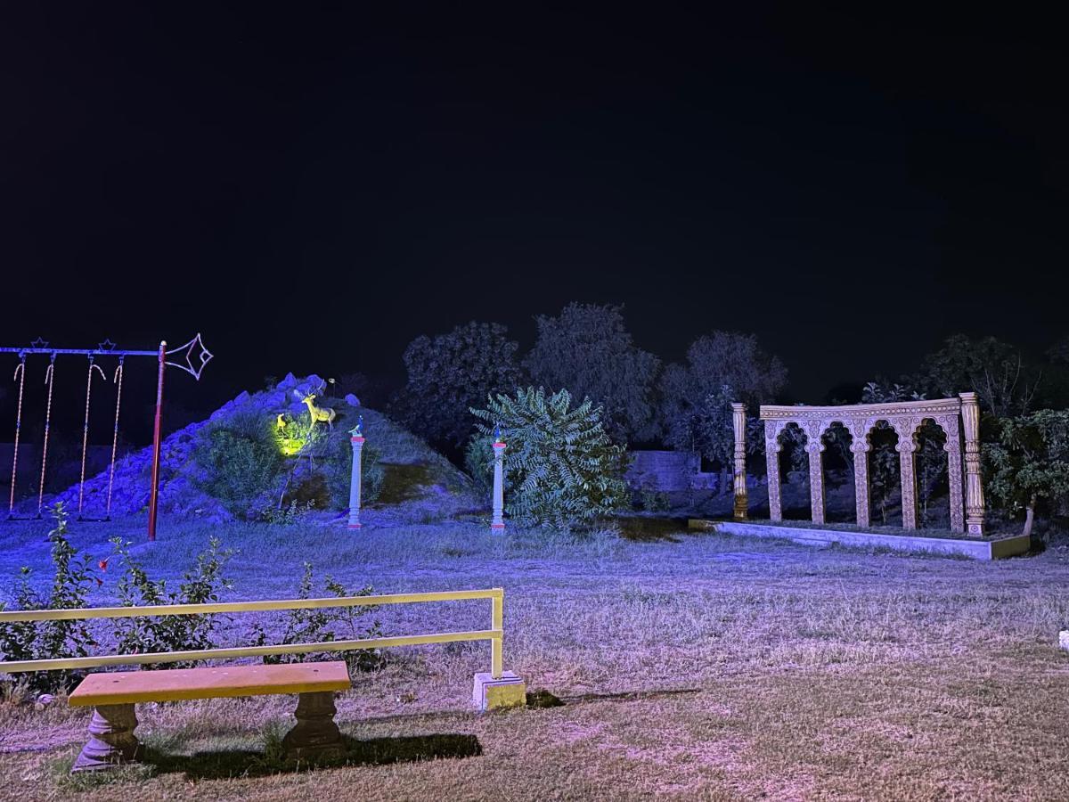 Modhera Sunrise Resort - Tents Bhungas Jungle Restaurants & Candlelight Dining Kalri Exterior foto