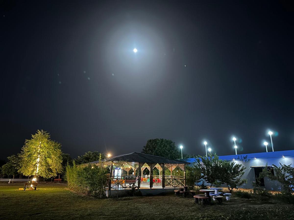 Modhera Sunrise Resort - Tents Bhungas Jungle Restaurants & Candlelight Dining Kalri Exterior foto