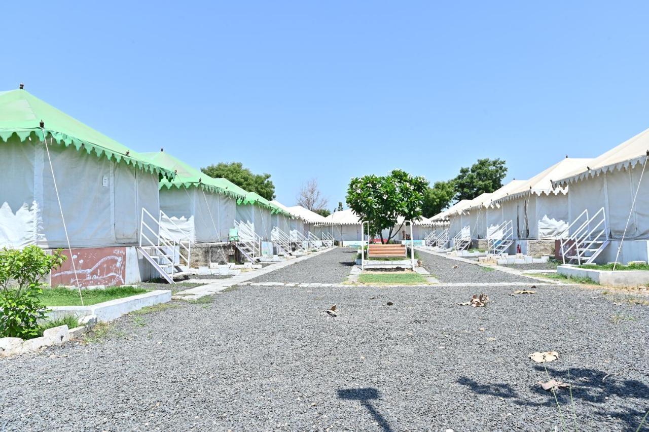 Modhera Sunrise Resort - Tents Bhungas Jungle Restaurants & Candlelight Dining Kalri Exterior foto